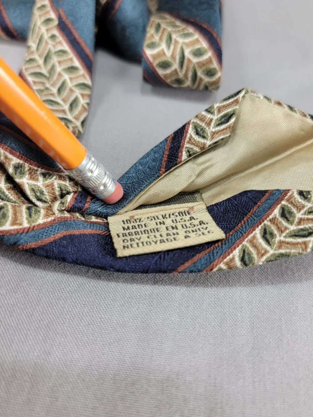 Calvin Klein Silk Necktie Tie Mens Blue Tan Stripe Leaf Geometric USA